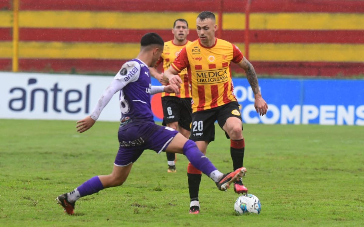 Nhận định soi kèo Defensor Sporting vs Progreso lúc 07h30 ngày 14/11/2024 nhan-dinh-soi-keo-defensor-sporting-vs-progreso-luc-07h30-ngay-14-11-2024-1
