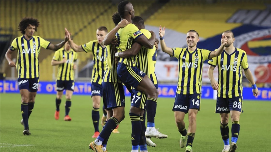 nhan-dinh-soi-keo-slavia-prague-vs-fenerbahce-luc-03h00-ngay-29-11-2024