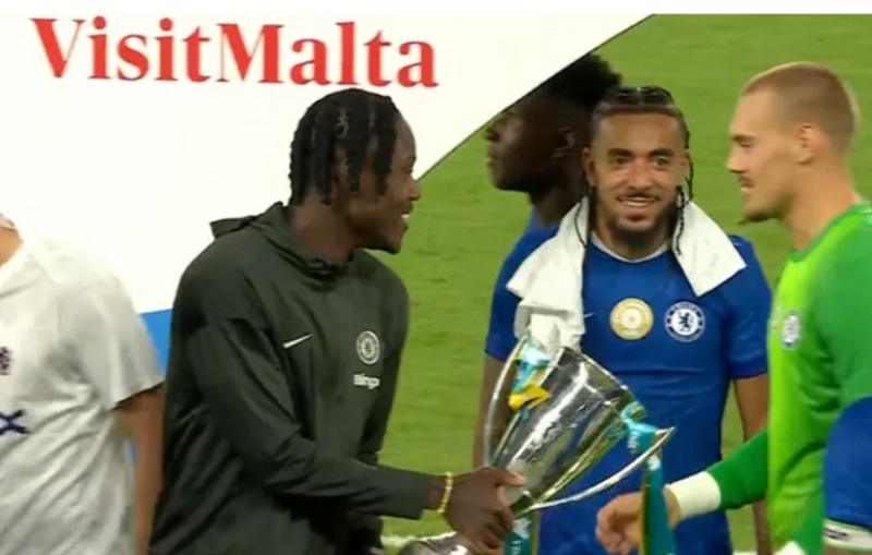 jorgensen-choi-kham-chalobah-trong-le-mung-cup-cua-chelsea