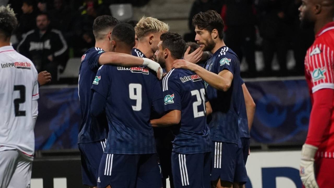 nhan-dinh-soi-keo-paris-vs-lorient-luc-01h45-ngay-4-10-2025-1