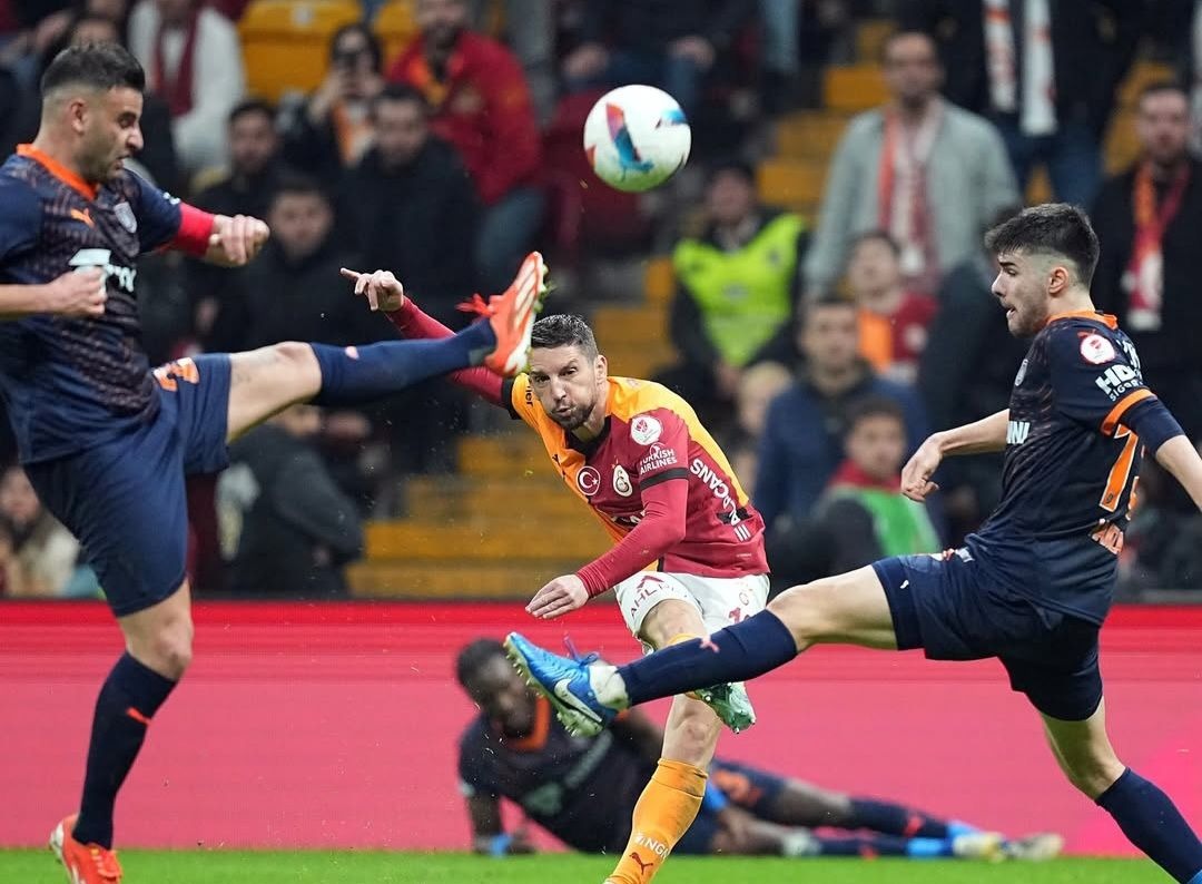 nhan-dinh-soi-keo-galatasaray-vs-basaksehir-luc-00h30-ngay-19-12-2025-1