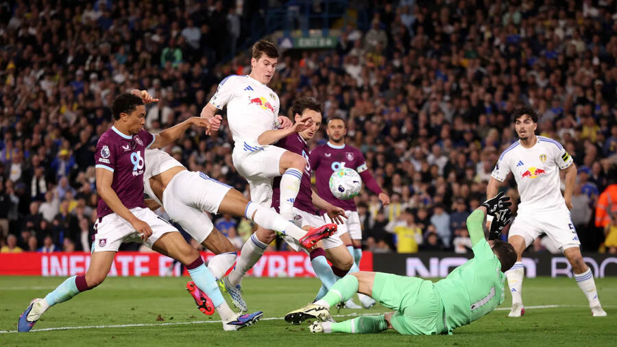 Leeds United vs Burnley (02:00 – 02/05) | Xem lại trận đấu